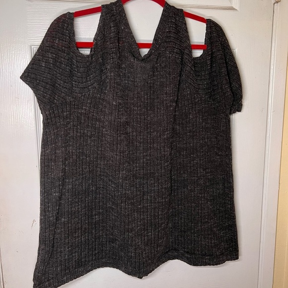 Grey knitted top cold shoulder top - Picture 2 of 6